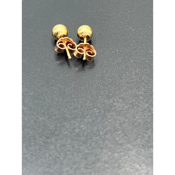 14k Yellow Gold Round Ball 5mm Stud Pierced Earrings Minimalist  .65 grams - Picture 4 of 8